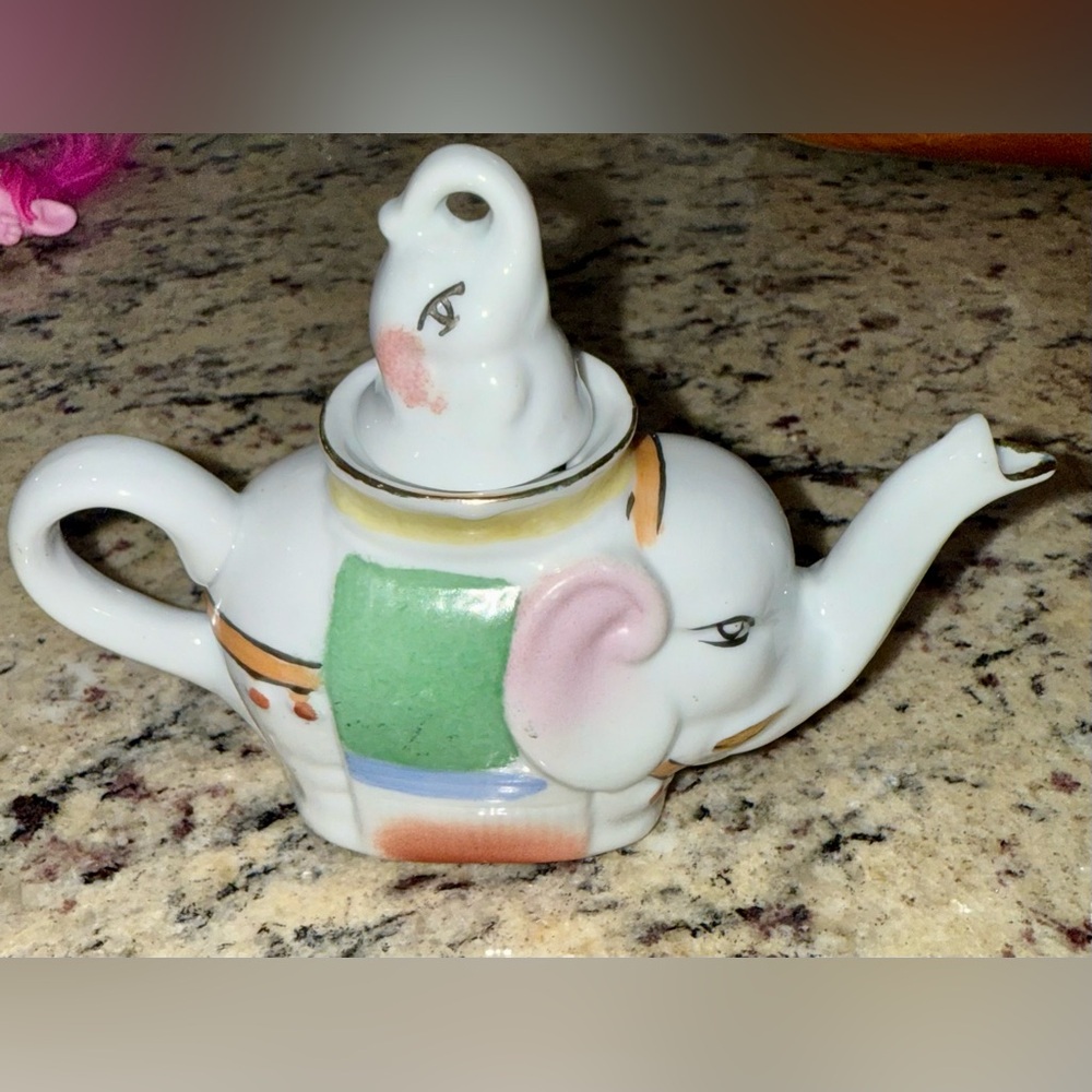 Vintage Pier 1 Imports Hand Painted Ceramic Elephant Teapot!